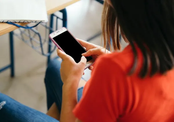 Violência digital atinge 8,8 milhões de brasileiras em um ano, aponta levantamento