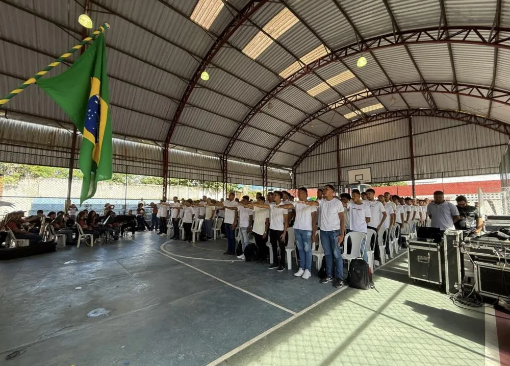 Dias d’Ávila promove cerimônia de Juramento à Bandeira e entrega de Certificados de Dispensa