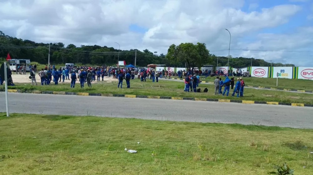 Coordenador-geral do SINDTICCC detalha reivindicações de trabalhadores que protestam nas obras da BYD