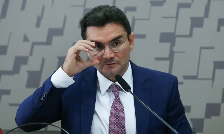 União Brasil deve debater expulsão de Celso Sabino nesta segunda (8)