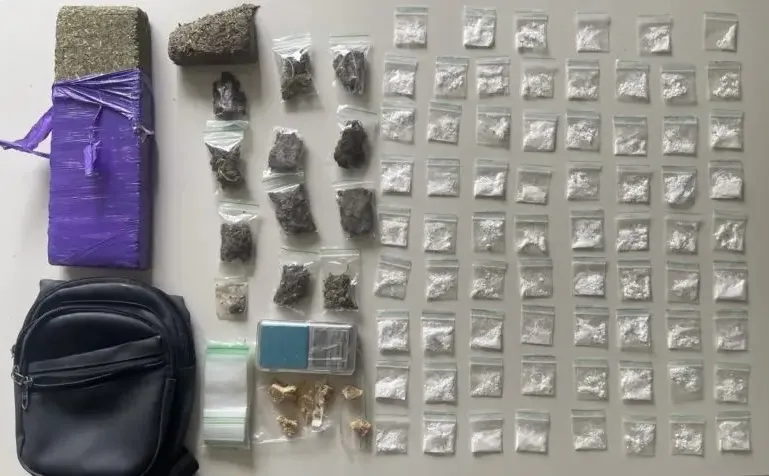 Homem é detido com grande quantidade de drogas durante ação policial no Mangueiral