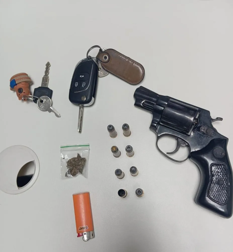 PM apreende arma de fogo em Camaçari