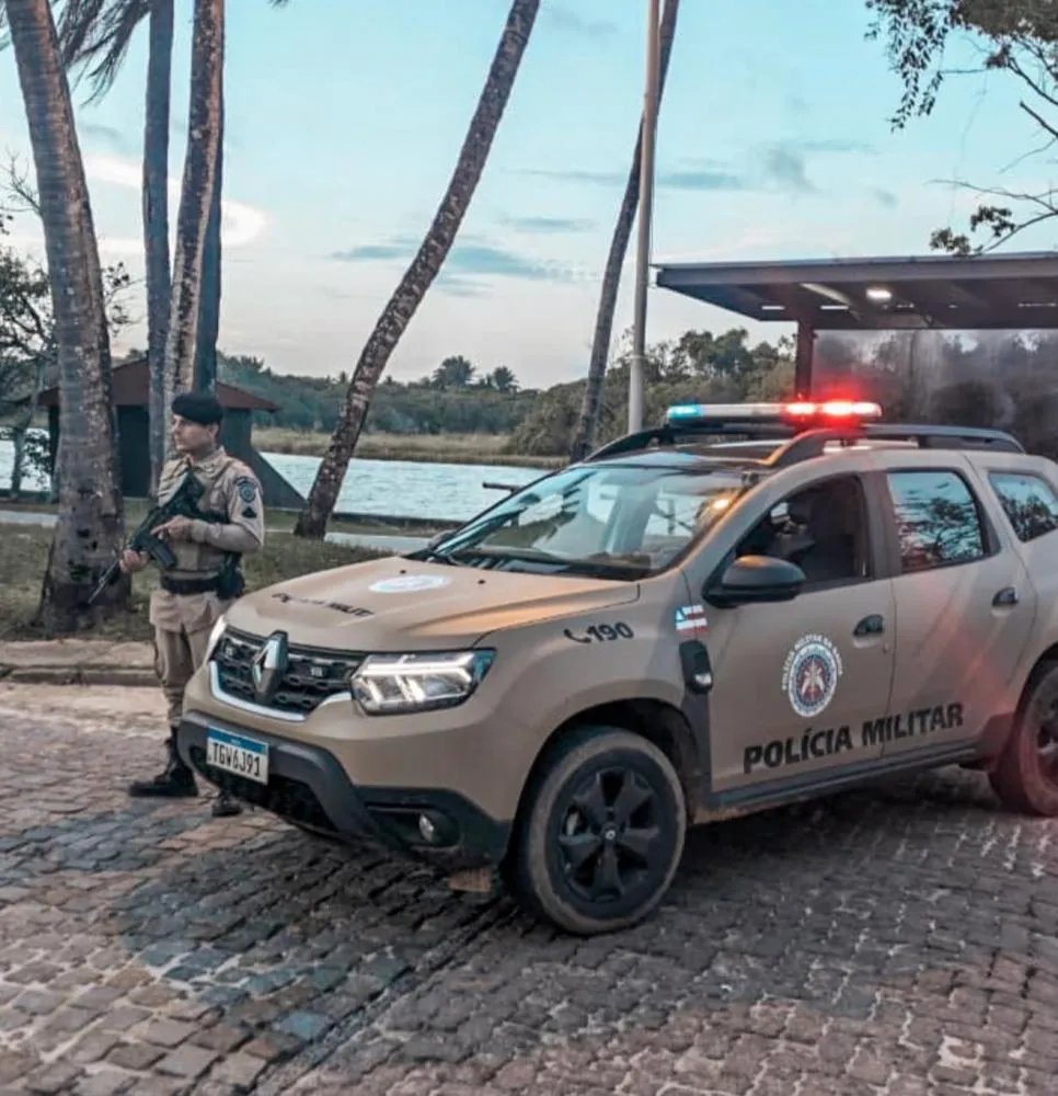 Mulheres são detidas pela PM com drogas e remédios controlados em Praia do Forte