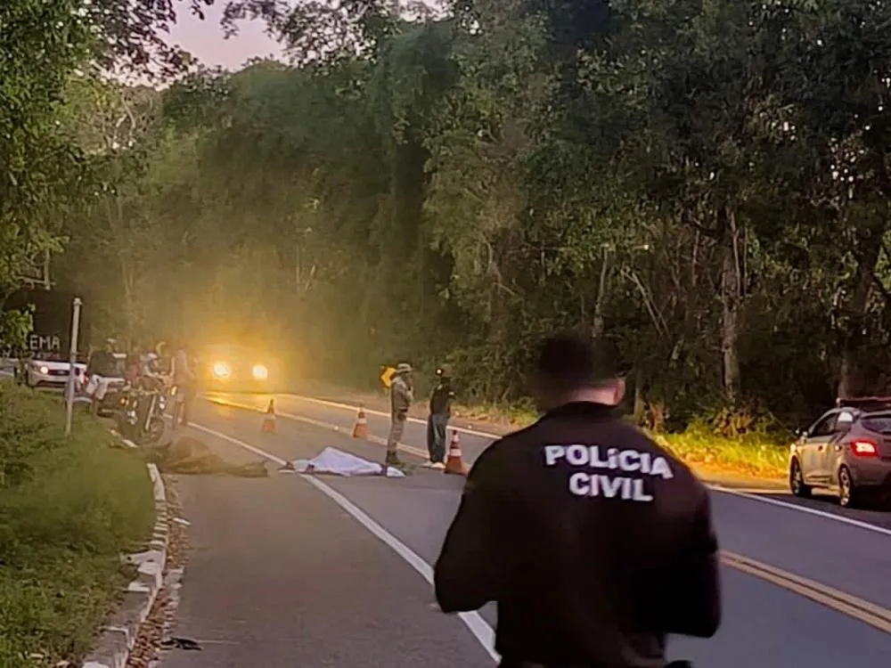 Homem morre atropelado por ônibus após cavalo invadir pista próximo a Vila Sauípe