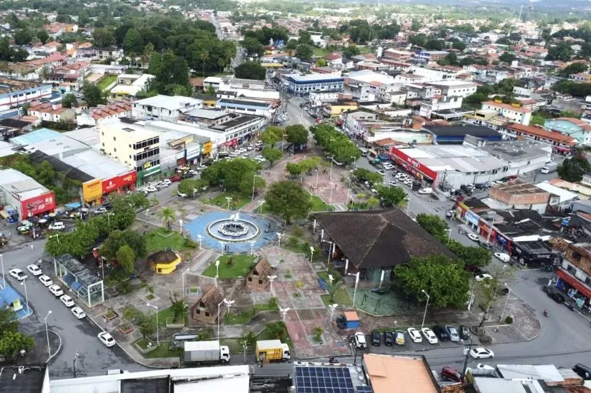 Prefeitura promove o “Natal Dias de Luz”, na Praça ACM