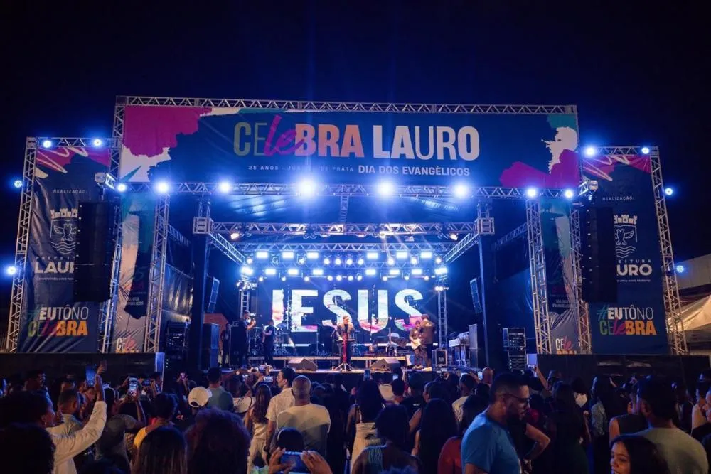 Muita fé e devoção marcam a primeira noite do Celebra Lauro