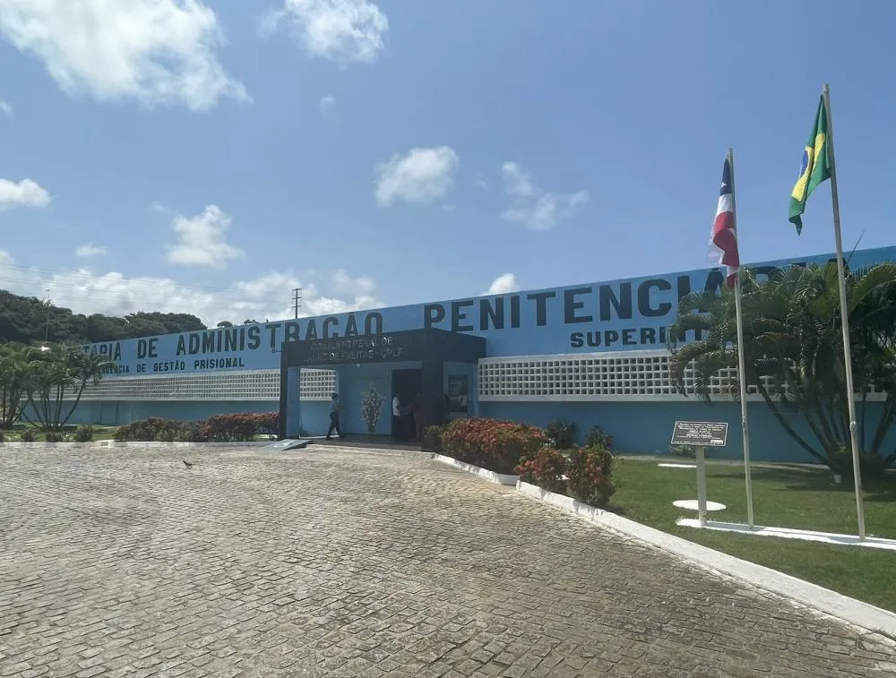 Mulher é flagrada tentando entrar com drogas escondidas nas partes íntimas em Conjunto Penal
