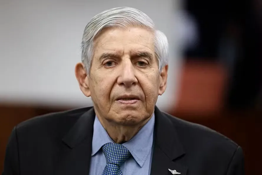 Moraes autoriza prisão domiciliar a Augusto Heleno por idade e quadro de Alzheimer