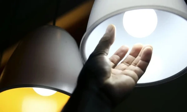 Conta de luz não terá cobrança extra em janeiro, confirma Aneel