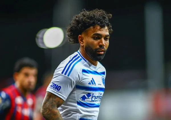 Santos negocia empréstimo de Gabigol e discute divisão salarial