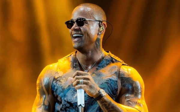 Léo Santana anuncia pausa na carreira em 2026 para acompanhar nascimento do segundo filho