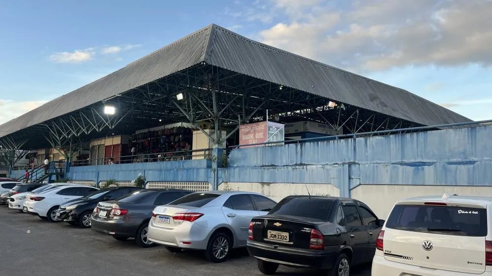Suspeito é conduzido à delegacia após denúncia de importunação sexual contra menor na Feira de Camaçari