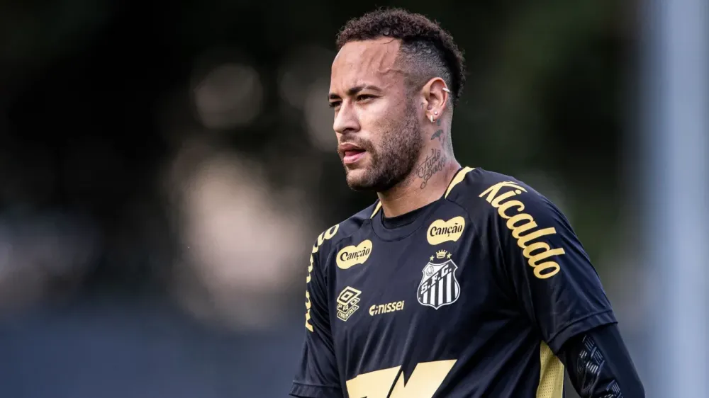 Pai de Neymar revela que atacante cogitou parar de jogar após lesão no joelho