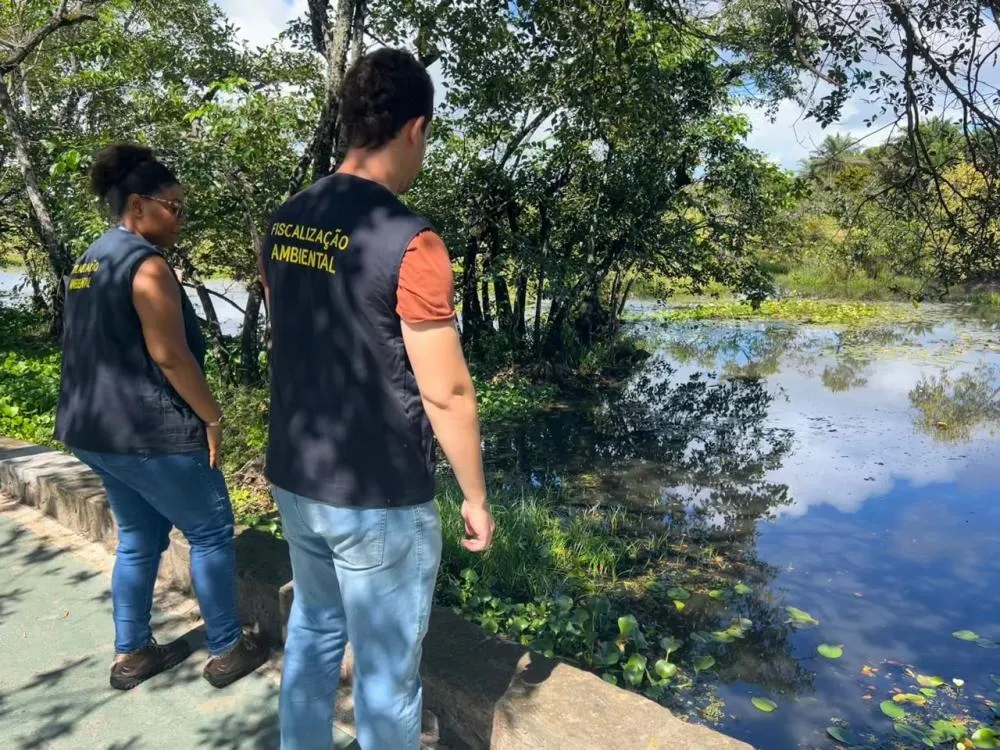 Novo extravasamento de esgoto é registrado na Lagoa Timeantube, em Praia do Forte