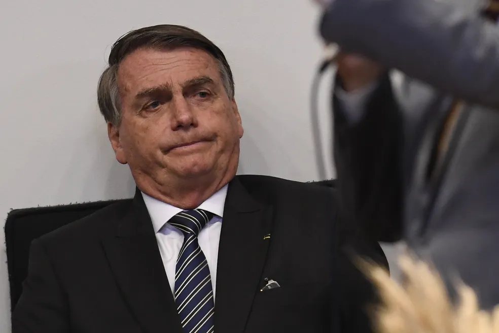 Preso na PF, Bolsonaro pede a Moraes Smart TV e assistência religiosa de bispo e pastor