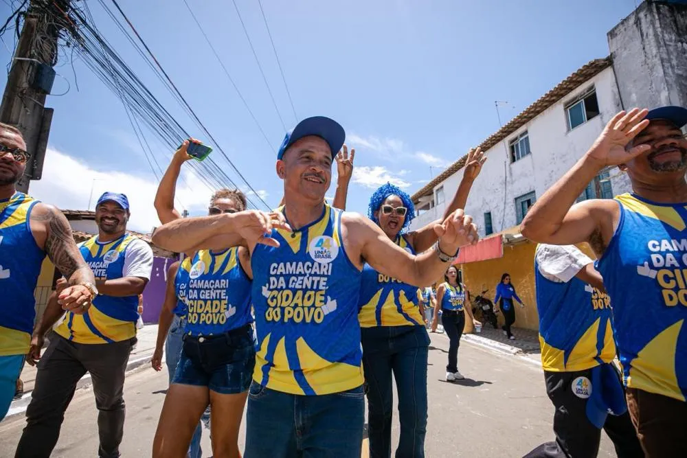 Elinaldo ganha destaque e reforça pré-candidatura durante Lavagem de Barra do Pojuca