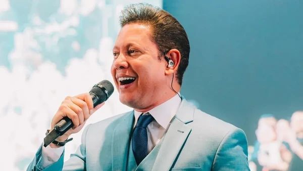 ‘Não é sobre palco’, desabafa bispo Bruno Leonardo durante culto em Salvador