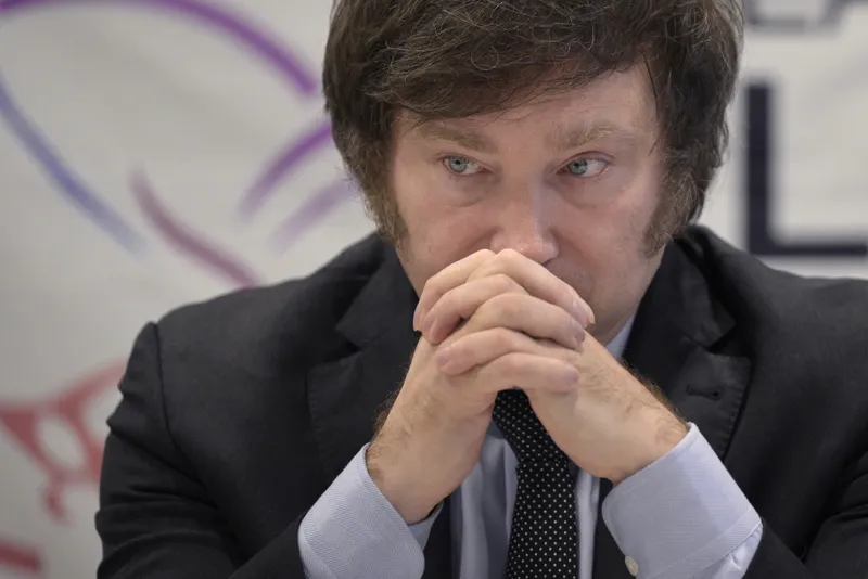 Milei diz preferir “uma solução com os Bolsonaros” para as eleições de 2026