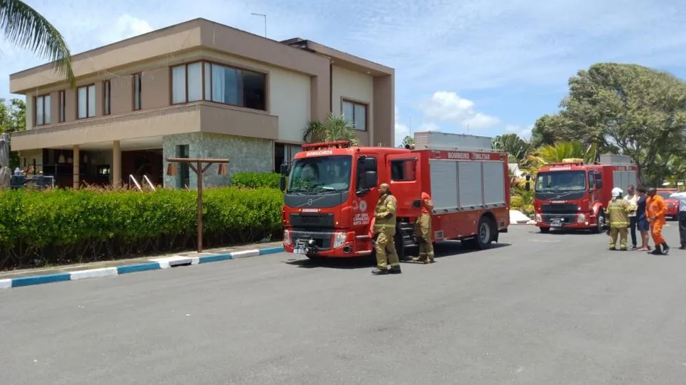 Incêndio atinge residência em condomínio de alto padrão em Guarajuba