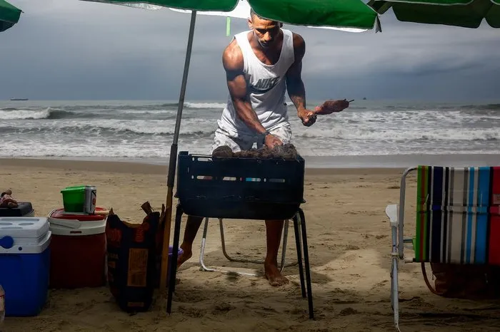 Prefeitura proíbe uso de churrasqueiras nas praias da orla durante o verão