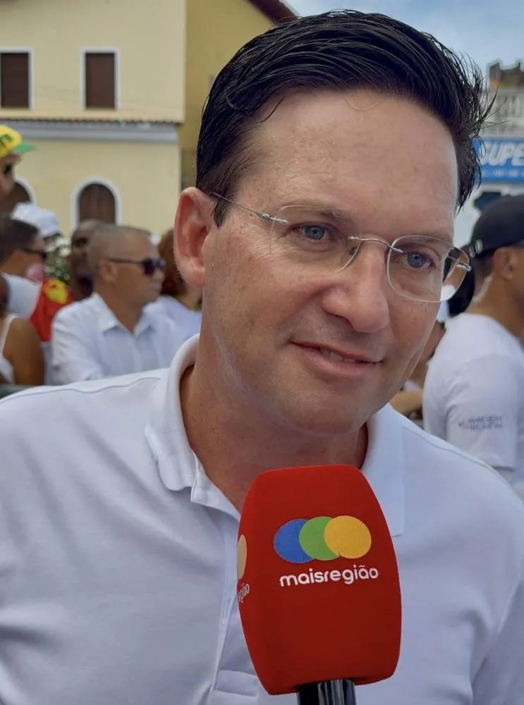 Roma ressalta liderança de Flávio Bolsonaro e critica aumento de impostos do governo Lula