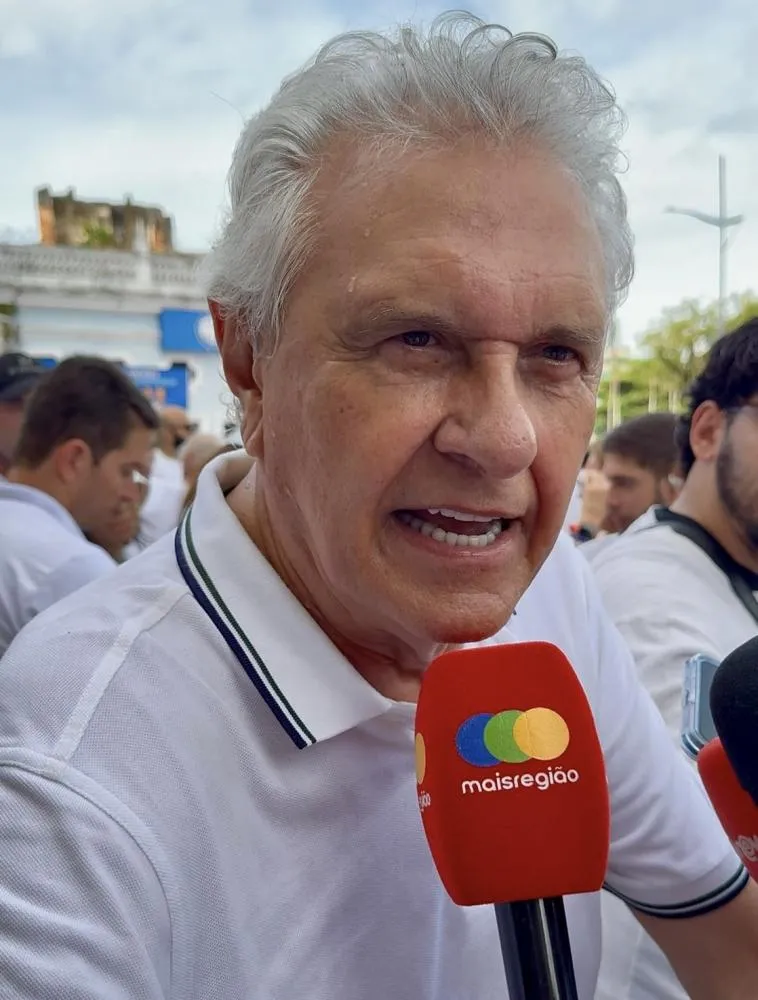Caiado participa da Lavagem do Bonfim e afirma que criminalidade cresce onde o PT governa