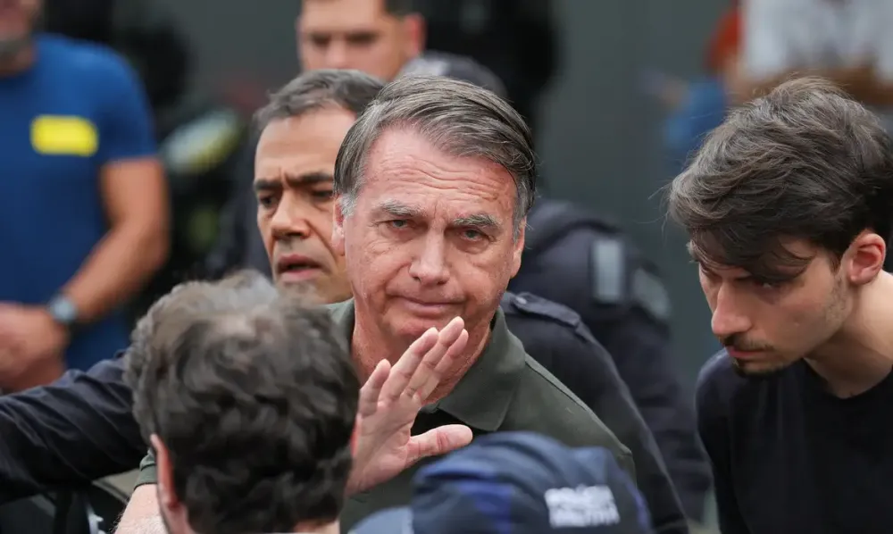Moraes decide transferir Bolsonaro para a Papudinha