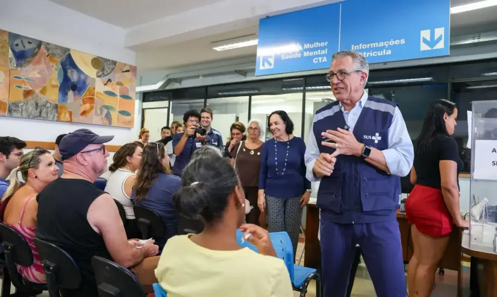 Ministro anuncia vacinação contra dengue para profissionais da saúde