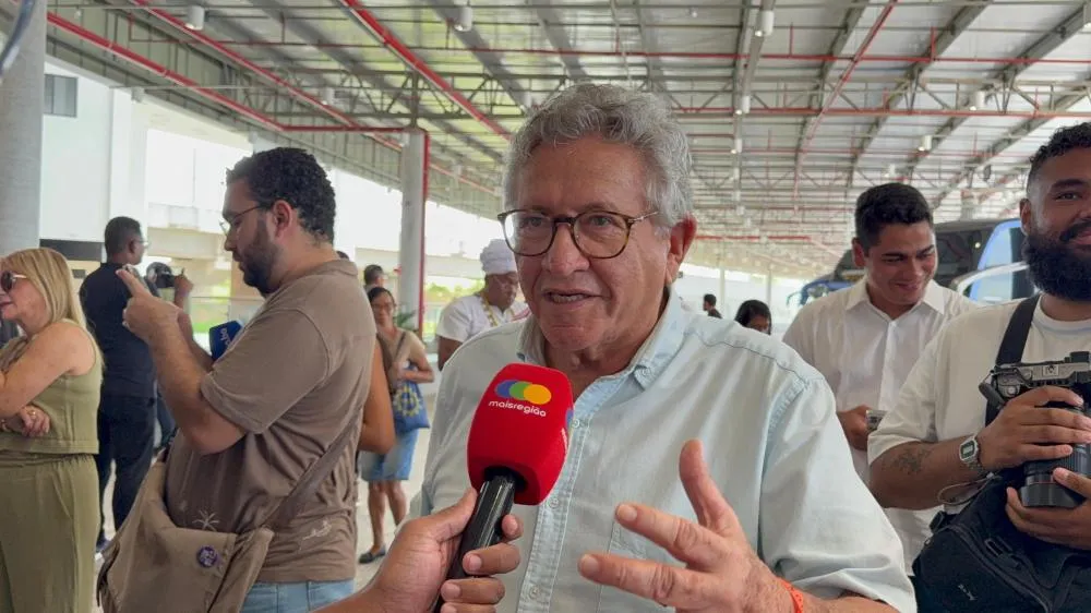 Caetano destaca nova rodoviária de Salvador e pede metrô e VLT até Camaçari