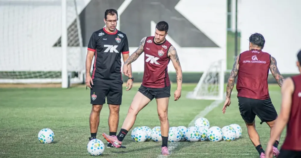 Com estreia de time principal, Vitória terá três jogos seguidos no Barradão; veja calendário