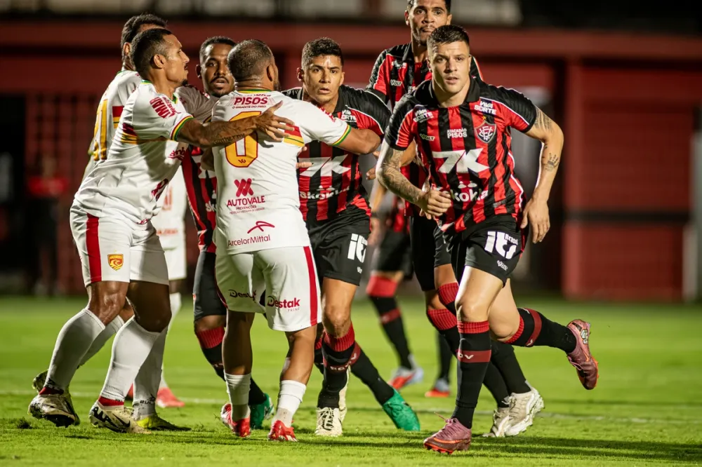 Com titulares, Vitória goleia Juazeirense por 4x0 no Campeonato Baiano