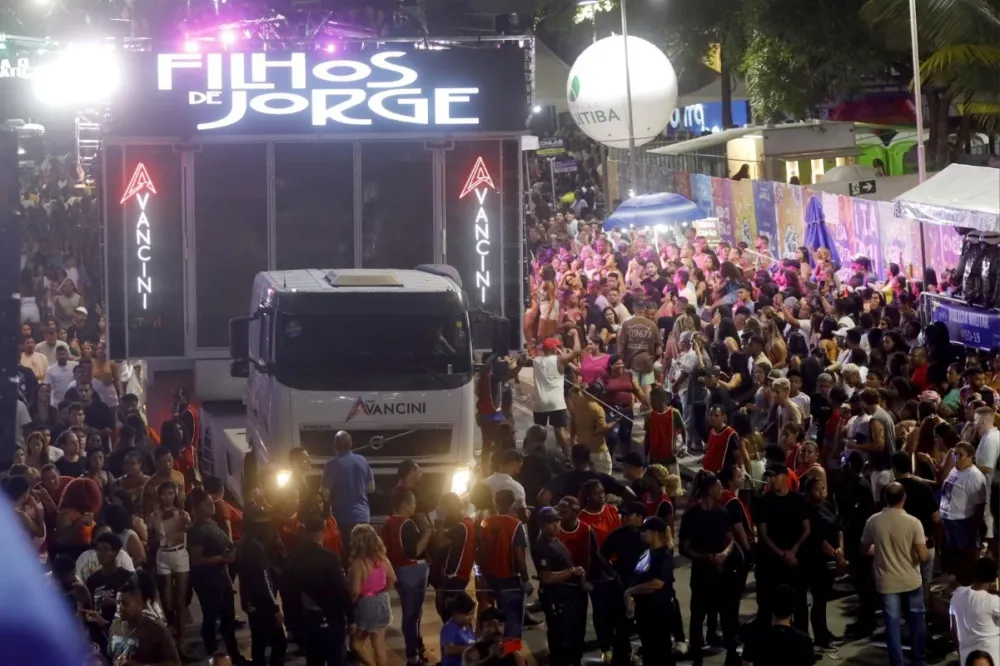 Carnaval Antecipado começa com grandes shows e segue até domingo no Circuito Sabará