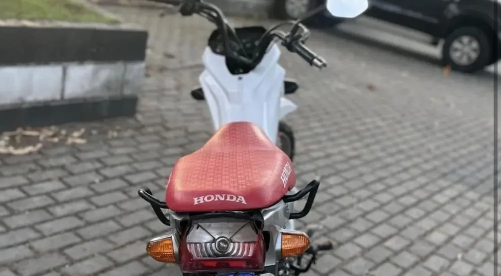 Polícia Militar recupera motocicleta com restrição de furto/roubo em Camaçari
