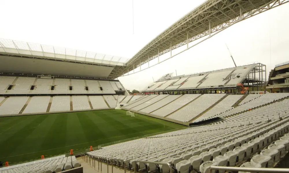 Torcedor é morto por veículo da PM no estádio do Corinthians