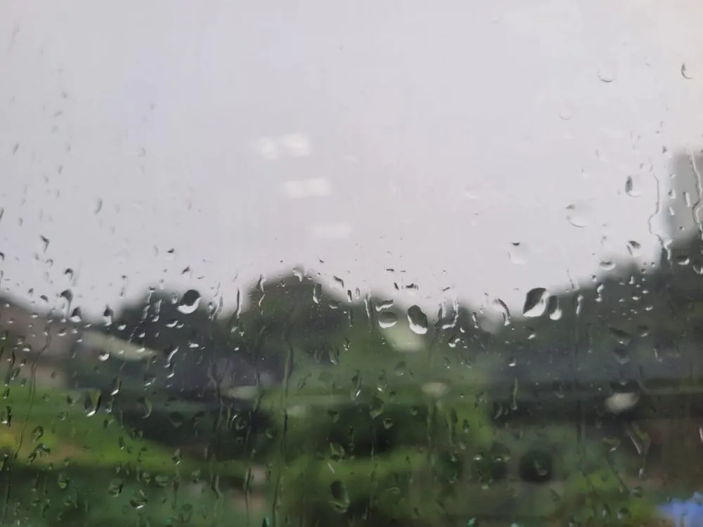 Inmet emite alerta de chuvas intensas para Mata de São João, Dias d’Ávila, Camaçari e mais 187 cidades da Bahia