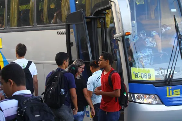 Prefeitura de Dias d’Ávila abre cadastramento para o Auxílio Transporte Universitário 2026.1