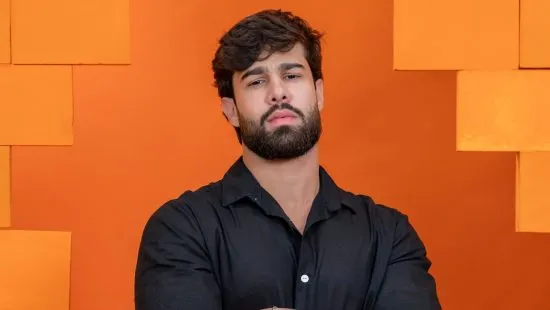 Paulo Augusto é expulso do BBB 26 após empurrar colega durante dinâmica