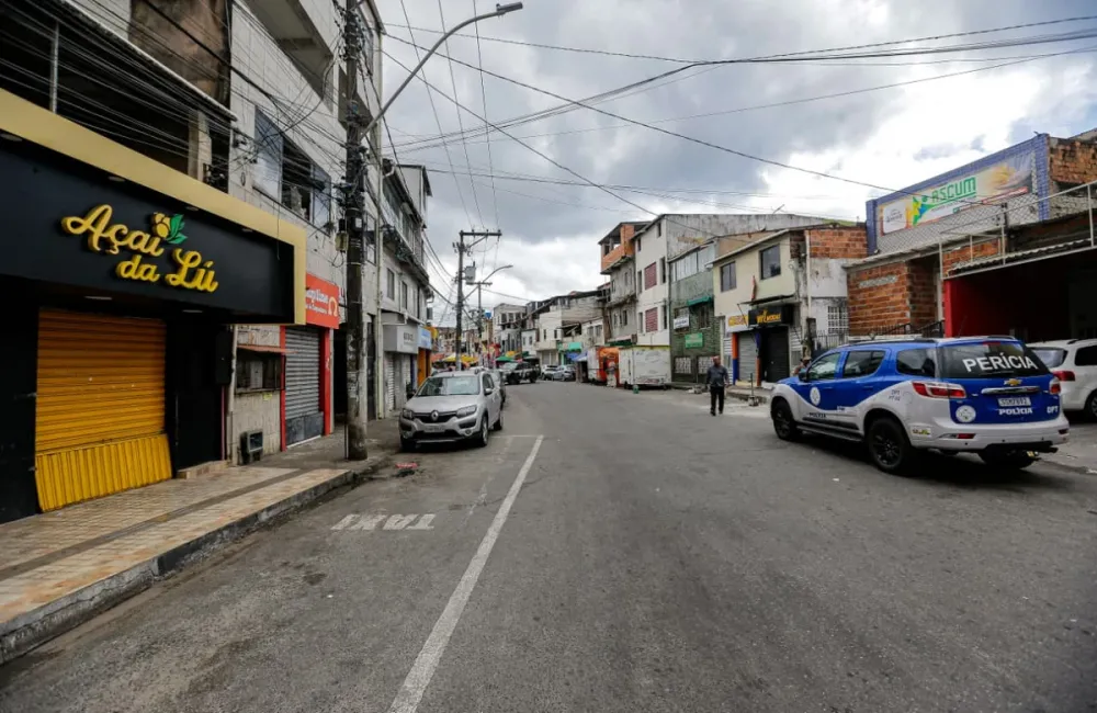 Insegurança no Nordeste de Amaralina provoca suspensão de ônibus e serviços de saúde