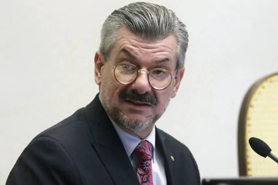 Ministro do STJ Marco Buzzi é acusado de assédio sexual contra jovem de 18 anos