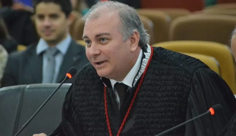 Desembargadores descobrem que presidente do TJ transferiu R$ 3 bilhões para BRB