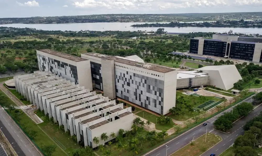 STJ abre sindicância contra ministro acusado de importunação sexual