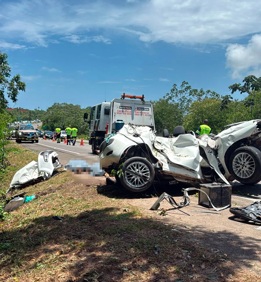 Capotamento na Estrada do Coco deixa quatro mortos e um ferido grave entre Camaçari e Mata de São João