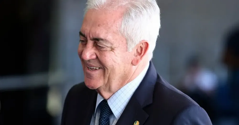 Otto recebe alta nesta segunda após realizar procedimento cardíaco