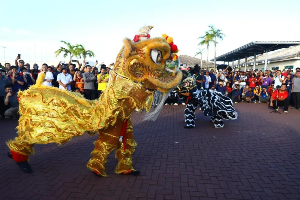 BYD celebra Carnaval e Ano Novo Chinês em evento cultural na fábrica em Camaçari