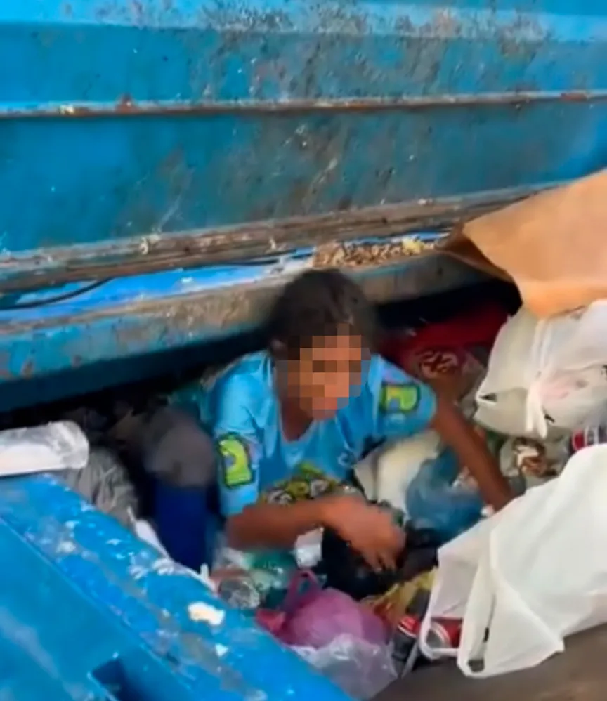 Mulher quase é esmagada dentro de compactador de lixo na região da Barra, após morte de estudante 