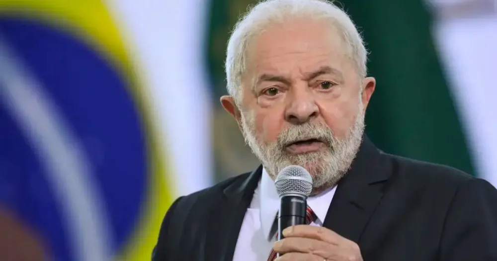 Lula veta penduricalhos que ultrapassam teto constitucional e sanciona reajuste salarial dos servidores do Congresso
