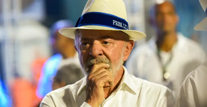 Lula pode virar réu após homenagem polêmica de escola de samba