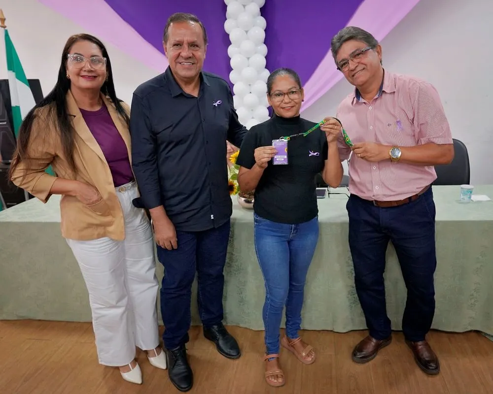 Prefeitura de Pojuca entrega 82 carteirinhas para pessoas com lúpus e fibromialgia