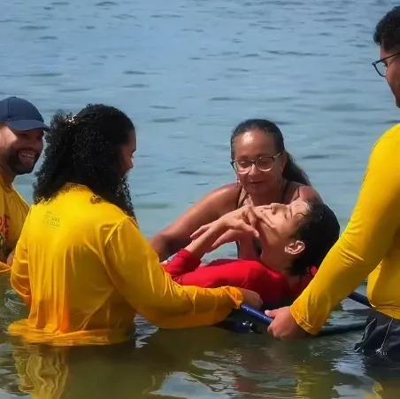 Vereador Marcus Theófilo destaca importância do projeto Praia para Todos