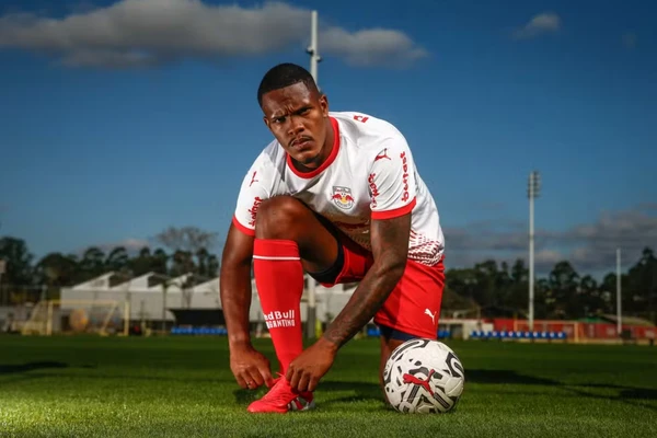Zagueiro é multado pelo Bragantino em 50% do salário após falas machistas